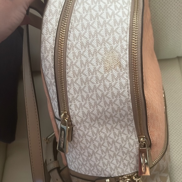 Michael Kors backpack bag EUC (except one flaw) - Picture 10 of 12